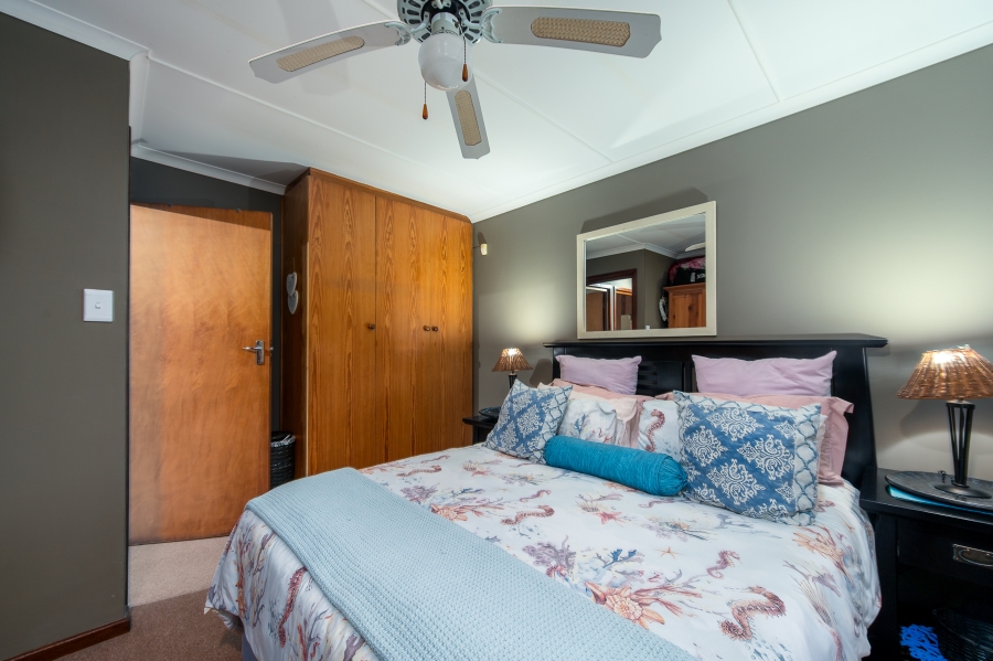 3 Bedroom Property for Sale in Sedgefield Central Western Cape